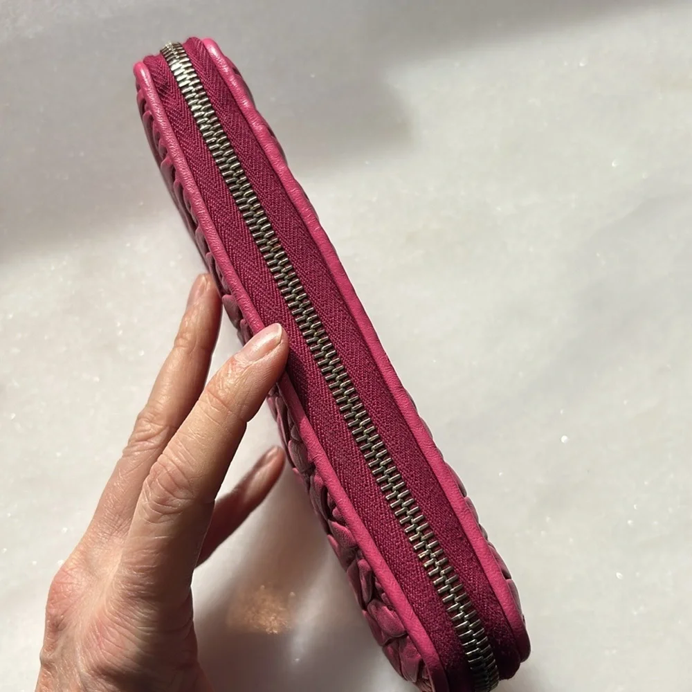 MIU MIU Zippy Wallet